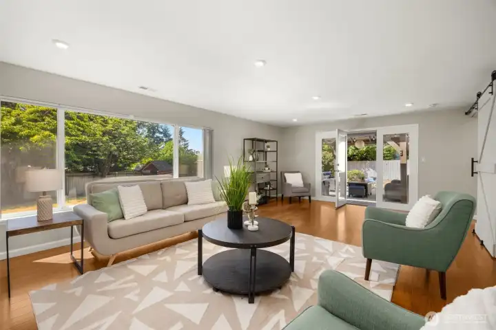 Laminate and tile flooring throughout the whole house. Enjoy home office setup with the views of the gorgeous backyard in the grand size family room next to the patio.