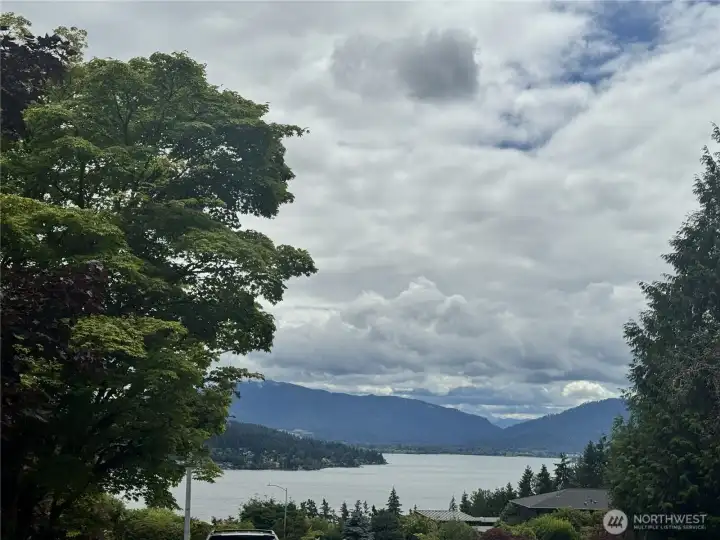 Beautiful Lake Sammamish view from the afternoon neighborhood walk