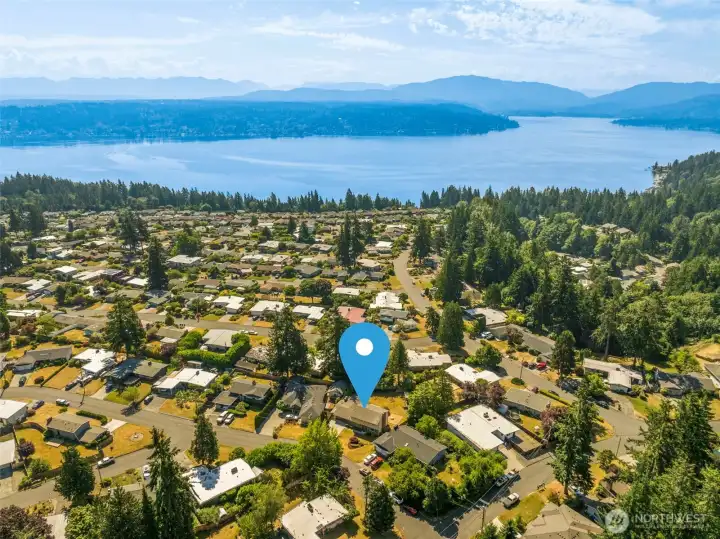 Minutes to HWY 520, I-405, I-90 and vibrant shopping and dining at Crossroads Shopping center