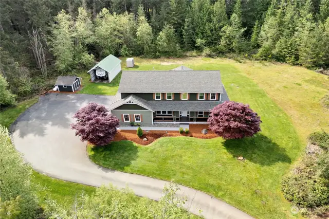 Picturesque NW living retreat on 2.46 acres