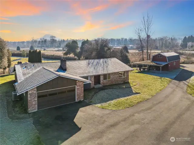 1 Acre with full mountain view attached garage and Barn with full second story