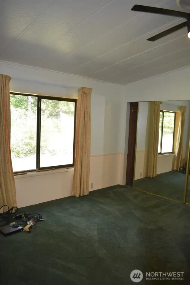 Large Owner's suite with two closets