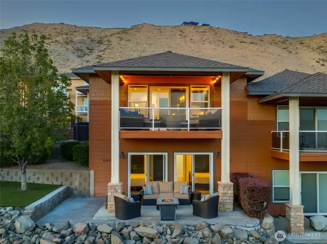 Stunning Unit with Unobstructed Views Overlooking the Golf Course and Columbia River