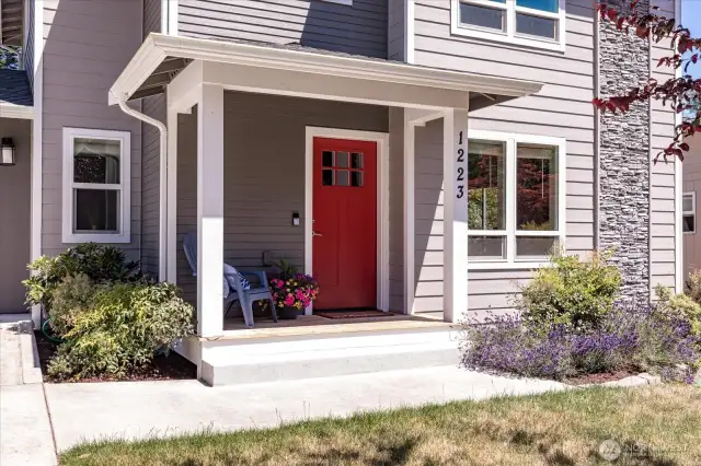 Welcoming covered front porch to enjoy your morning coffee!