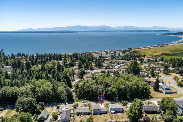 Located very close to the waterfront beach!