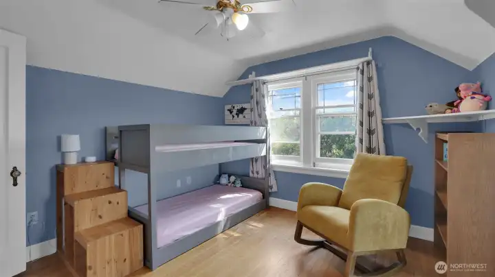 Second upstairs bedroom