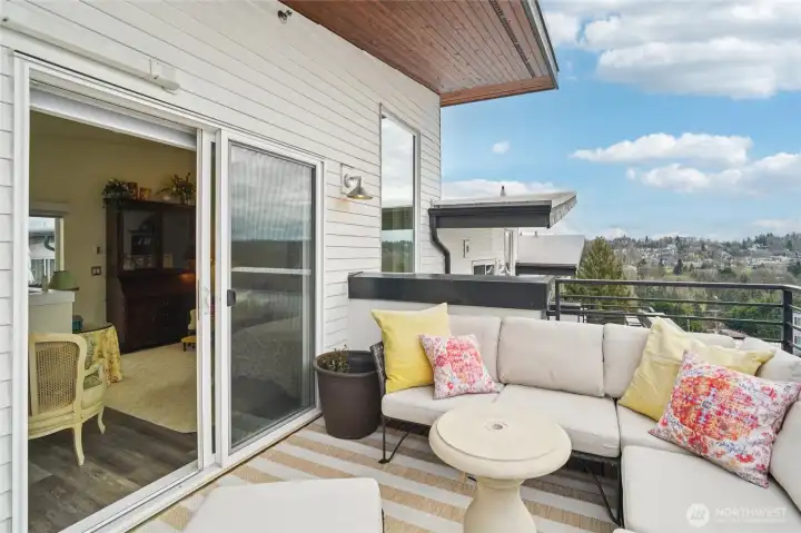 Private deck off of top floor Bedroom/Flex space. Views of the MTN!