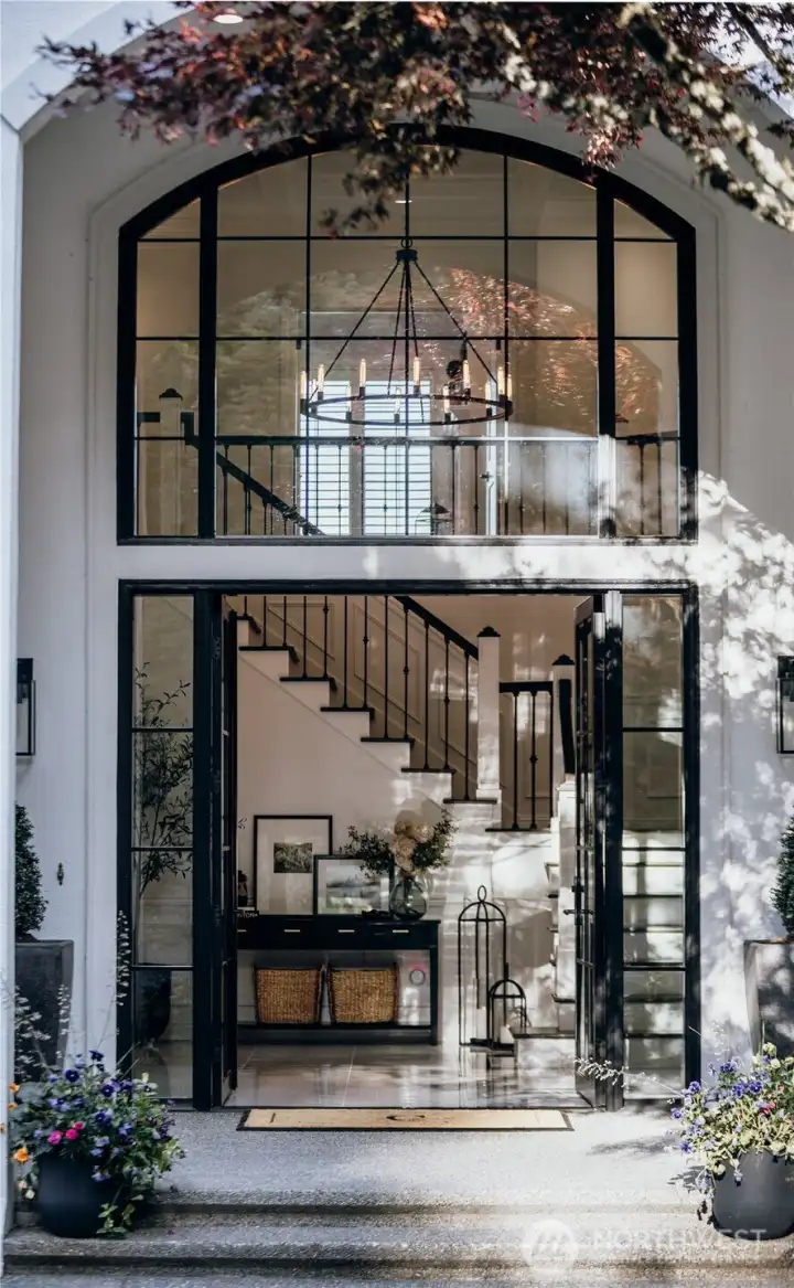 Front entry has glass from top to bottom and will be so inviting as you walk up.