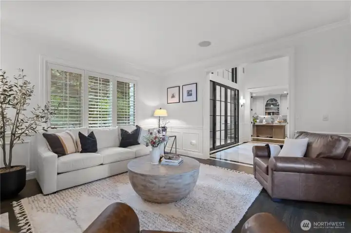 View of sitting room back toward entry.