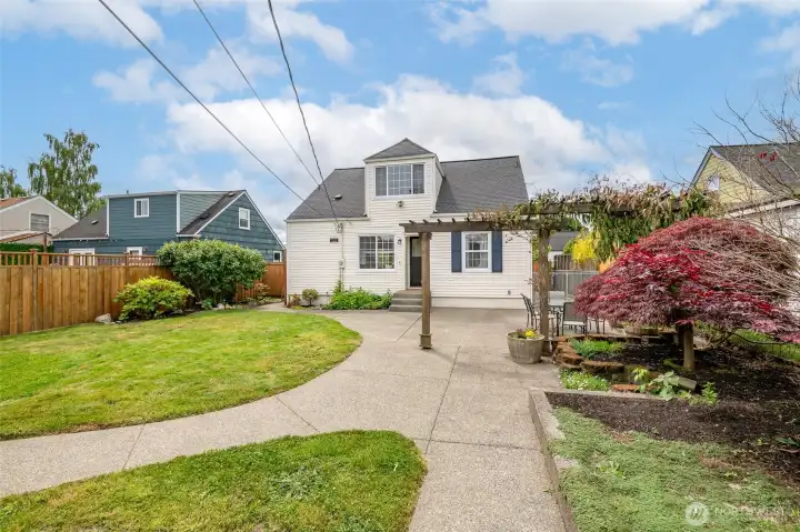 New roof in 2024, fresh sod in front yard, and plenty of planted bulbs in the front and back.