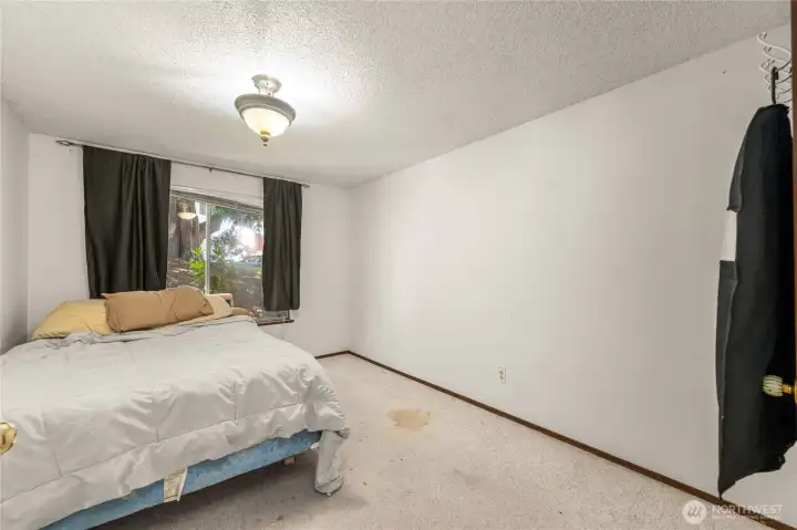 bedroom bedroom