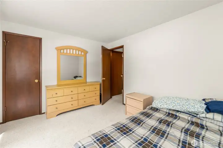 large bedroom large bedroom