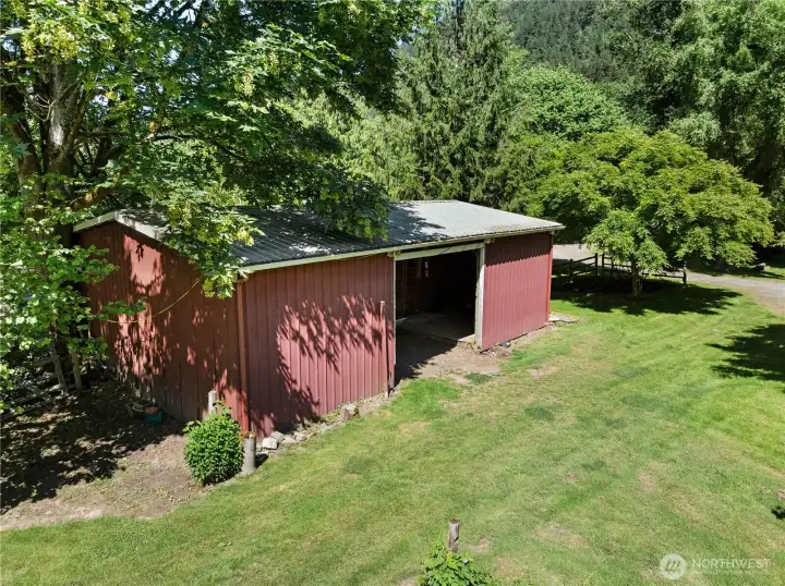 2-stall barn/shop