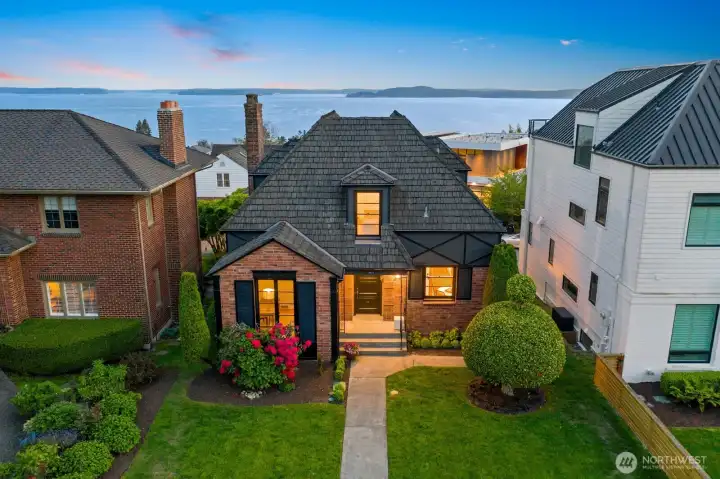 Beautiful Magnolia Home on Westmont Beautiful Magnolia Home on Westmont