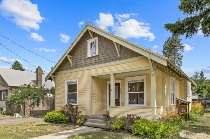 The covered front porch offers a front-row seat to the neighborhood. The covered front porch offers a front-row seat to the neighborhood.