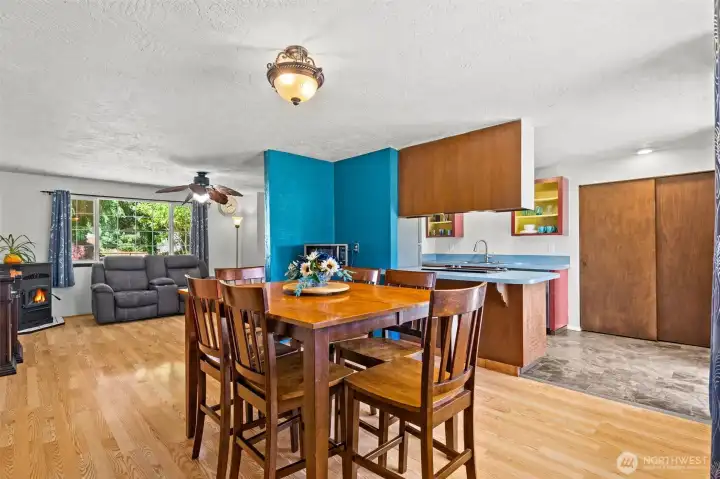 Nice floorplan of dining, living, and kitchen Nice floorplan of dining, living, and kitchen