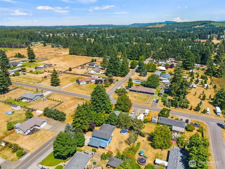 Great size home, large lot in the peaceful country! Great size home, large lot in the peaceful country!