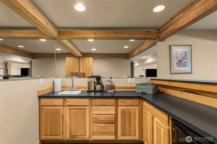 Wet bar