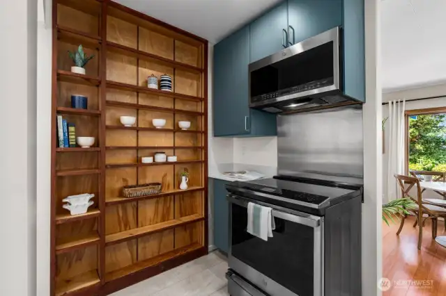Stove and Microwave