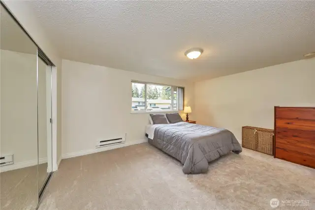 Primary bathroom with a lot of space for all size of furniture
