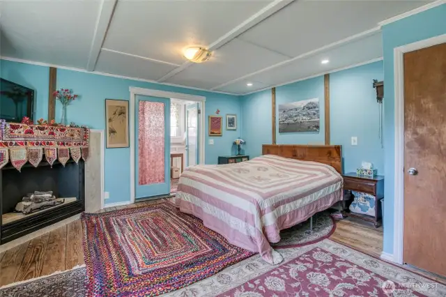 Primary Suite Upper Level