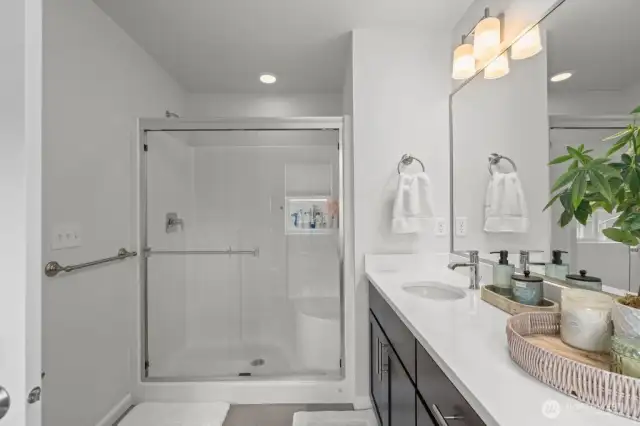 primary 3/4 bath