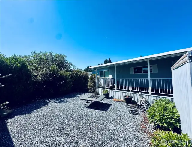 ~Side Yard~