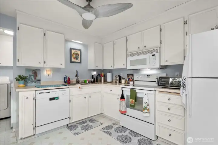 Plenty of cabinets & cupboards