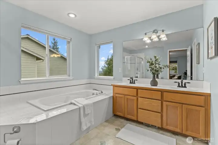 Primary Bedroom's bathroom ensuite