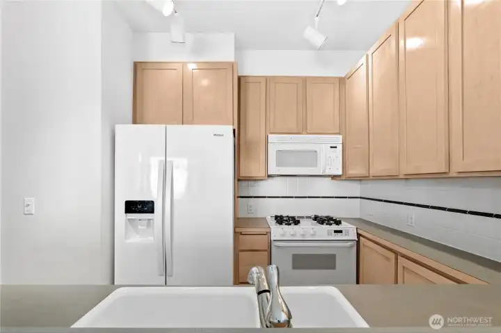 Super Clean, Functional, Clean Kitchen