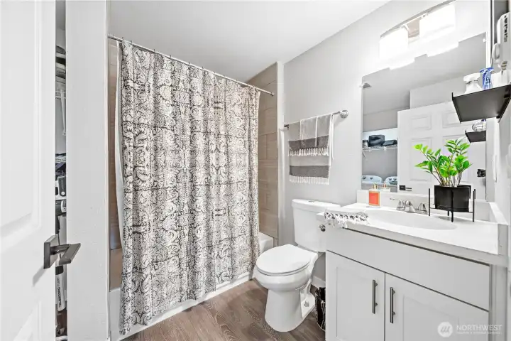 Full Primary Bathroom