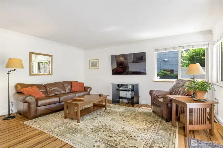 Expansive Living room