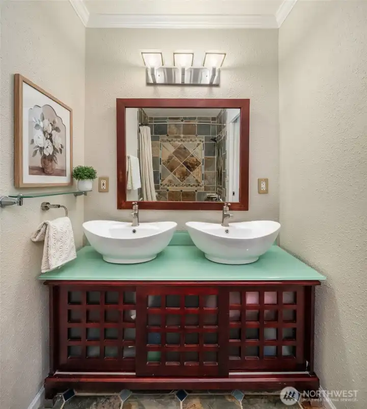Guest bathroom.