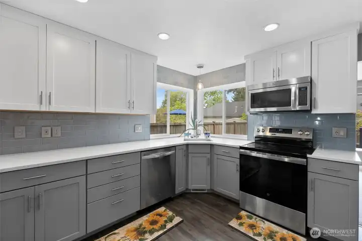 Large 12'x12' Kitchen with lots of counter space.