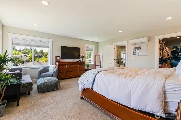 Welcome to the luxurious Primary Suite including adjoining bath and large walk-in closet. Welcome to the luxurious Primary Suite including adjoining bath and large walk-in closet.