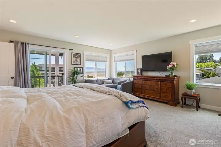 Sliding door leads to the view deck and inside, the cozy corner enjoys great views of the bay. Curl up here with a book or your morning coffee! Sliding door leads to the view deck and inside, the cozy corner enjoys great views of the bay. Curl up here with a book or your morning coffee!