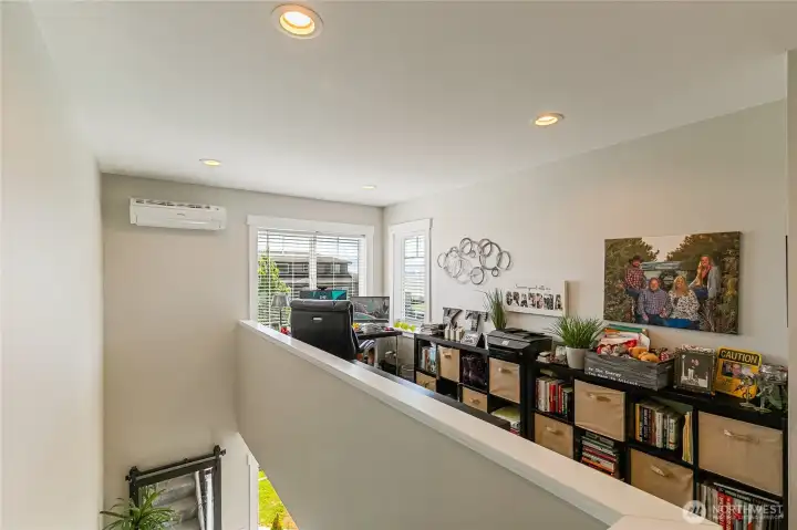 This flex space makes a great office with bay view, or could be used for play area, gaming, hobbies, etc. This flex space makes a great office with bay view, or could be used for play area, gaming, hobbies, etc.