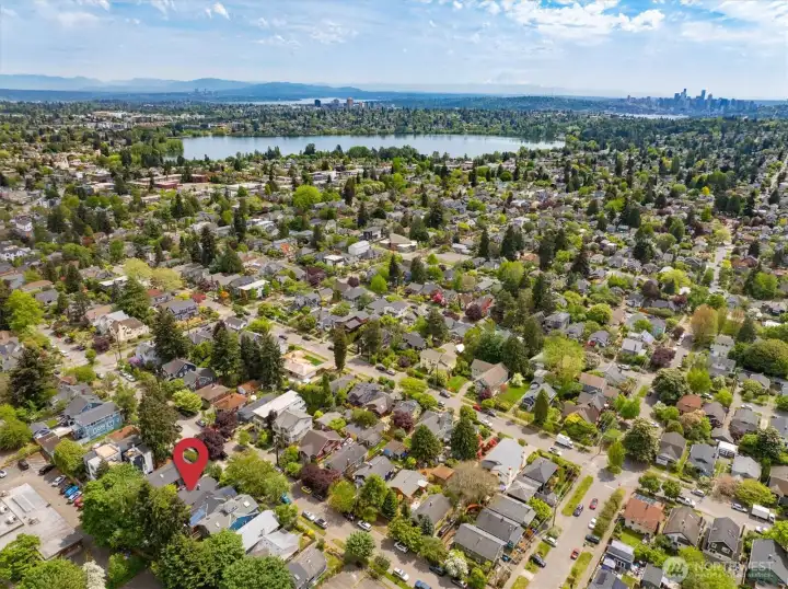 Great location near Greenwood, Phinney Ridge and Greenlake