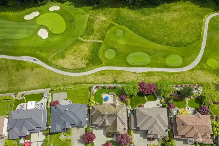 Green of Home 7 and Tee Box of Hole 8