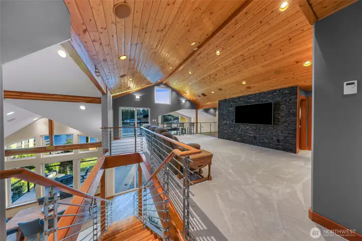 Bonus/loft with private deck Bonus/loft with private deck