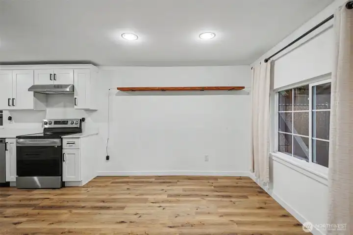 Ample dinning room