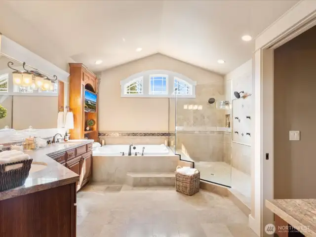 Primary ensuite-2nd floor