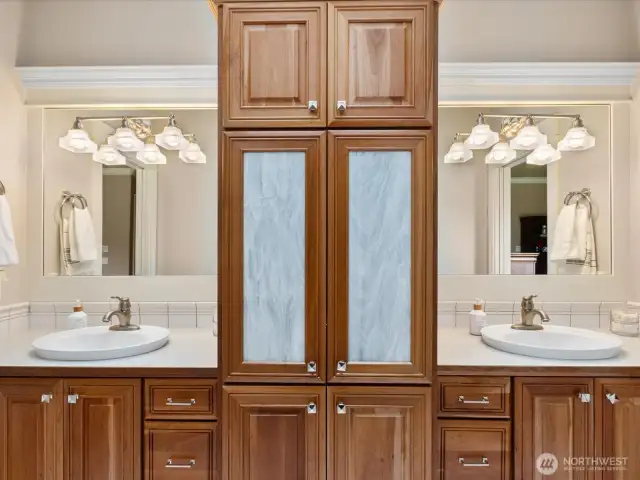 Jack & Jill Bathroom to bedrooms 1 & 2