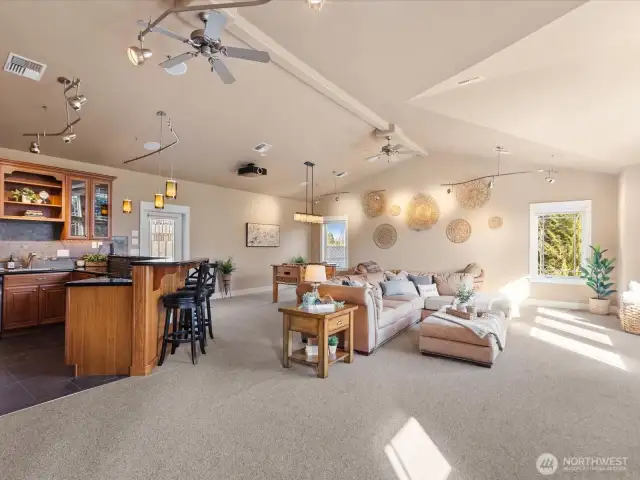 Bonus/Theater Room-2nd floor
