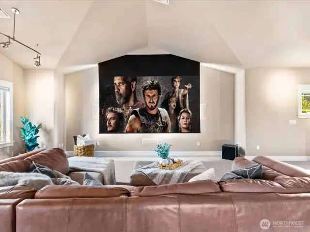 Bonus/Theater Room-2nd floor