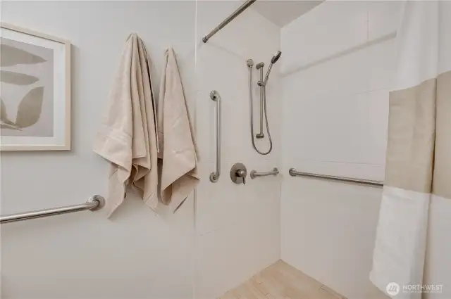 Here's that incredible extra wide shower for ease of access.