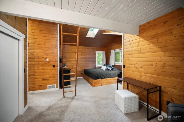 Another view of one of the 3rd floor bedrooms.