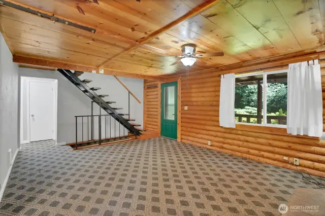 Entrance/living area