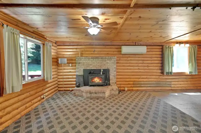 Entrance/living area