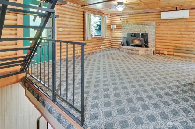 Entrance/living area